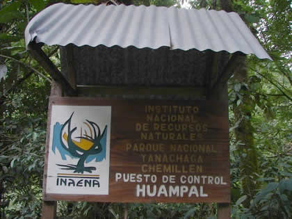 PARQUE NACIONAL YANACHAGA CHEMILLEN PUESTO DE CONTROL HUAMPAL 01