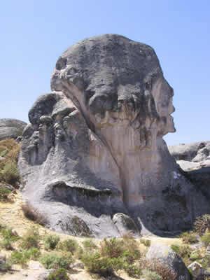 MONUMENTO A LA HUMANIDAD